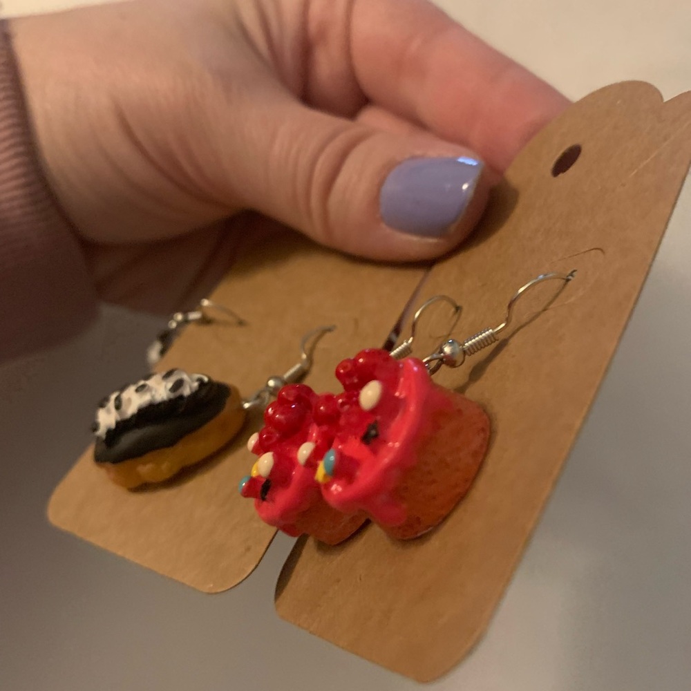 Earrings - treats- eclair and pink cake! 💗 - Picture 3 of 4